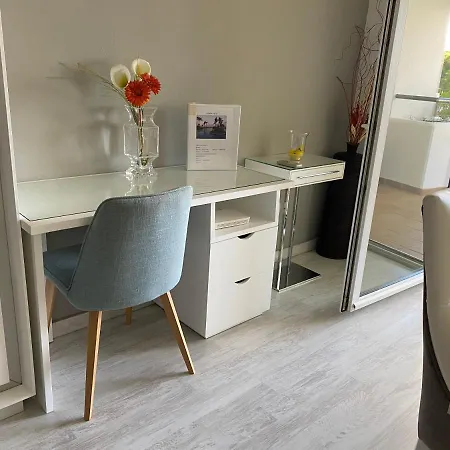 Apartment Mi Capricho With Sea Views And Gardens